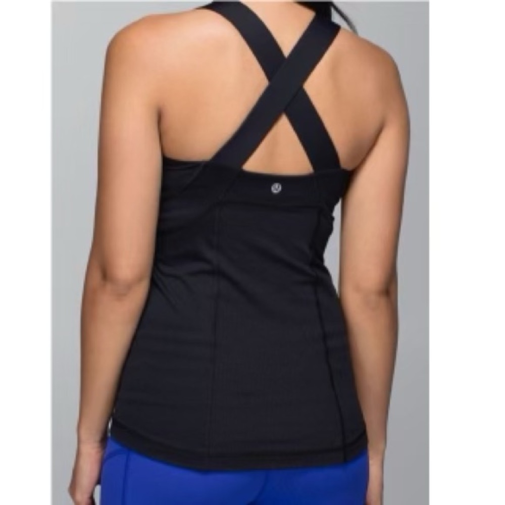 Lululemon workout top! Size small